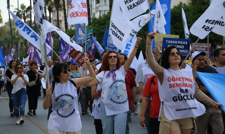 Mersin’de 1 Mayıs coşkuyla kutlandı