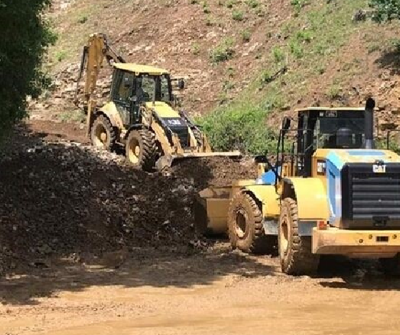 Heyelan nedeniyle kapanan yollar açıldı