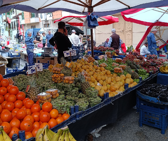 Yaz meyveleri tezgâhları rengârenk süsledi