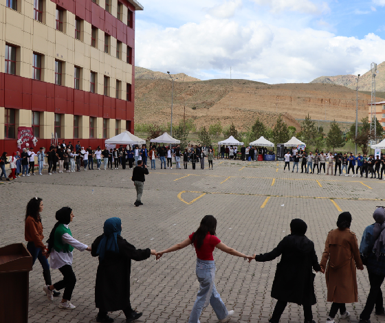 Gençlik festivalinde gönüllerince eğlendiler