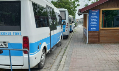 Zonguldak'ın Devrek ilçesinde yaya yoluna yapılan dolmuş durağı tepki çekiyor.