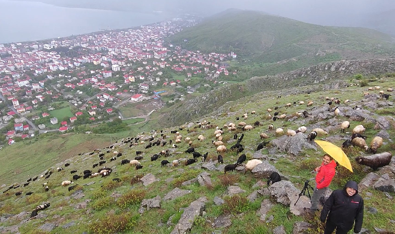 Saatlerce “gökkuşağını” beklediler