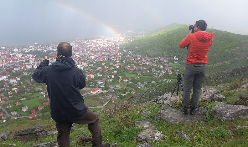 Saatlerce “gökkuşağını” beklediler