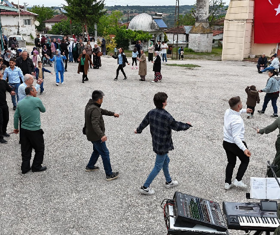 Okluca Köyü'ndeki Hıdrellez kutlamaları