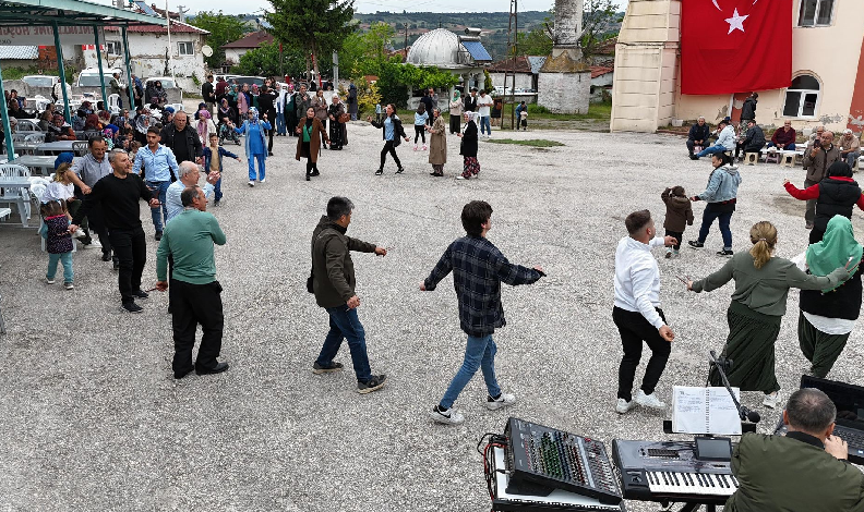 Okluca Köyü'ndeki Hıdrellez kutlamaları