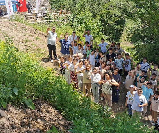 Yeniden ihya edilen tarihi hamam öğrencileri ağırladı