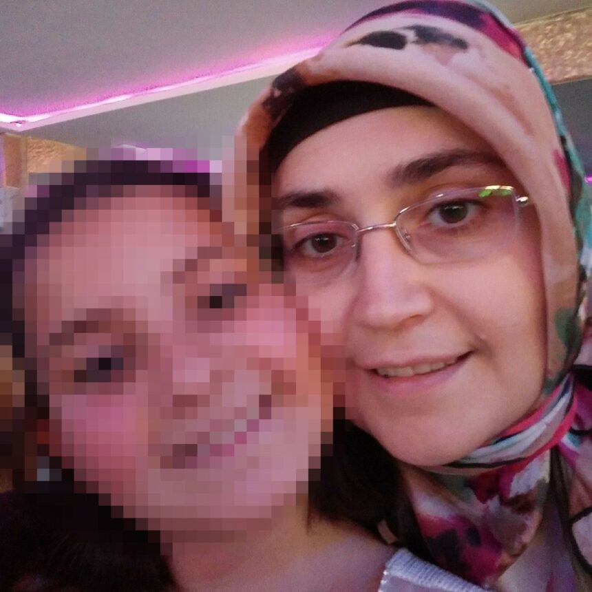PENDİK'TE VEDAT B.(50), BOŞAMA AŞAMASINDAKİ EŞİ SAFİYE B.'YE (49), SOKAK ORTASINDA KURŞUN YAĞDIRDI. AĞIR YARALANAN KADIN HASTANEDE HAYATINI KAYBEDERKEN, SALDIRGAN EŞ KAÇARAK OLAY YERİNDEN KAÇTI. (ABDUL SAMET KAYA - AYKUT ZOR/İSTANBUL-İHA)
Pendik'te bir şahıs, boşama aşamasındaki eşine sokak ortasında kurşun yağdırdı. Ağır yaralanan kadın hastanede hayatını kaybederken, saldırgan eş kaçarak olay yerinden kaçtı.
