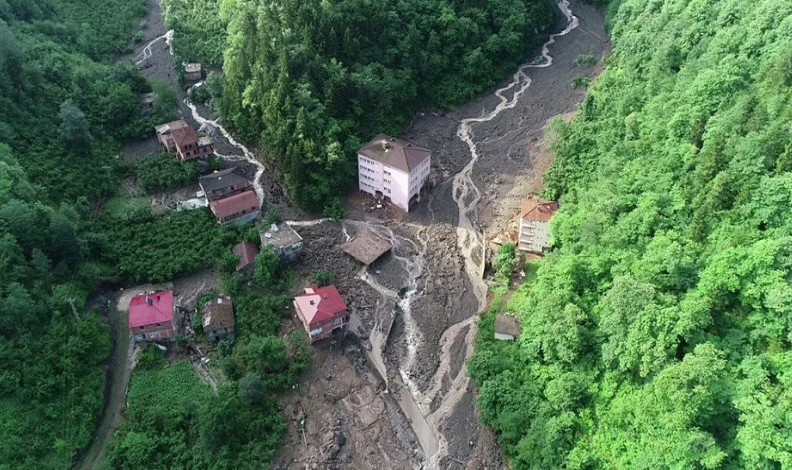 karadeniz-heyelan