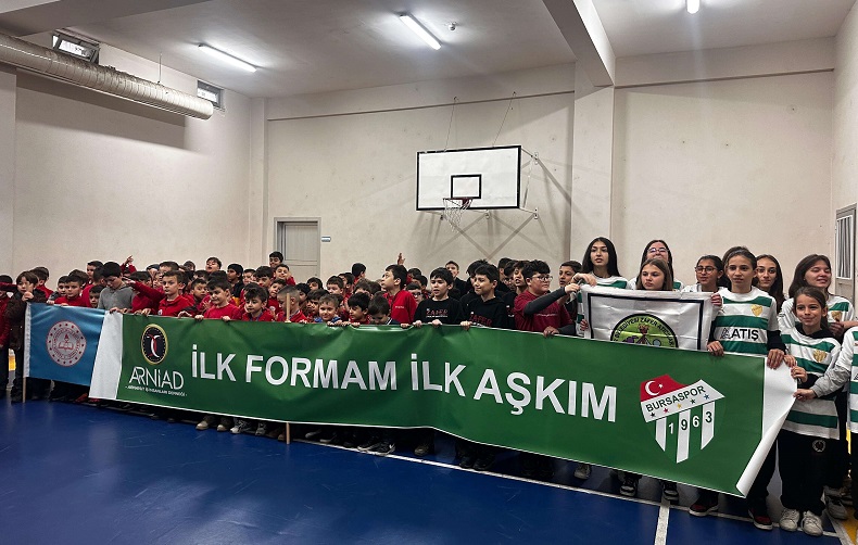 Bursaspor'lu öğrenciler
