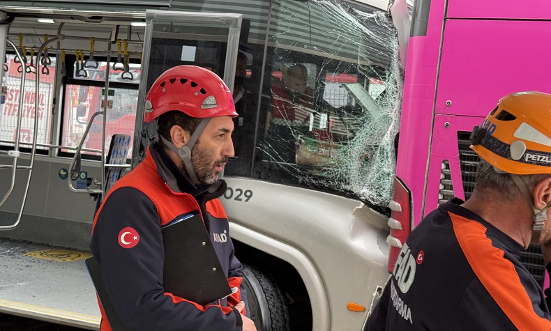Metrobüs kazası